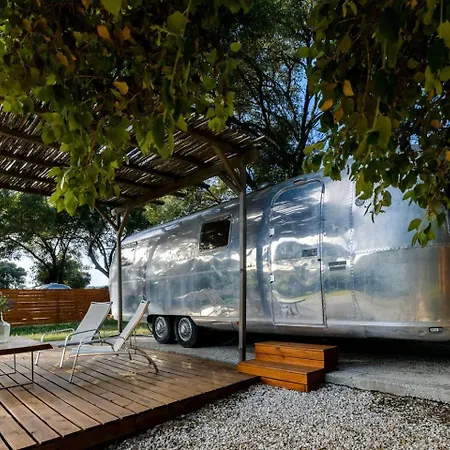 Airstream Oasis: Unique Retreat Near Andalucia's Beaches And Nature Haven! Holiday home *