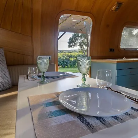 Airstream Oasis: Unique Retreat Near Andalucia's Beaches And Nature Haven! El Soto