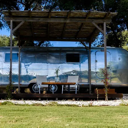 Airstream Oasis: Unique Retreat Near Andalucia's Beaches And Nature Haven! El Soto