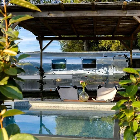 Airstream Oasis: Unique Retreat Near Andalucia's Beaches And Nature Haven! Holiday home
